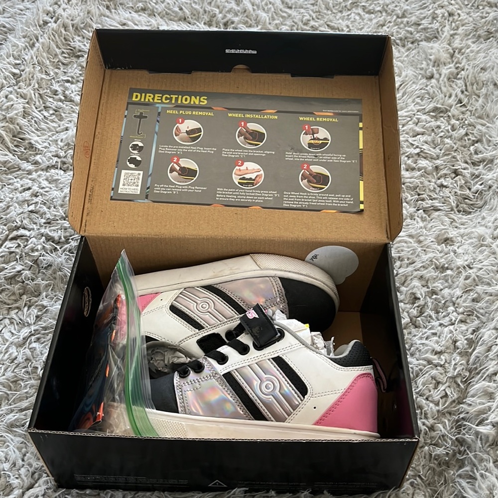 the original heelys wheeled shoe